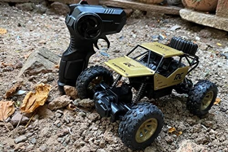 Toylelo Rock Crawler 1:18 Scale 4WD Rally Car, Rock Climber High Speed Monster Racing Car for Kids, Metal Alloy Body Rock Climber High Speed Monster Racing Car (Gold Colour)